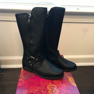 Girls black boots